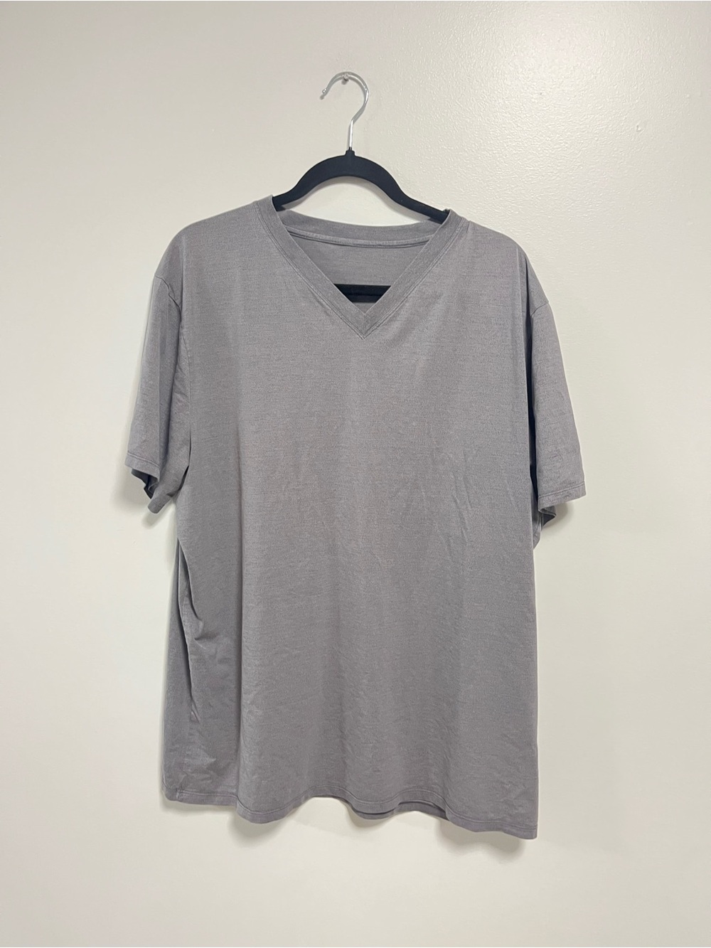 Lululemon Fundamental grey V-Neck T-Shirt Size XXL